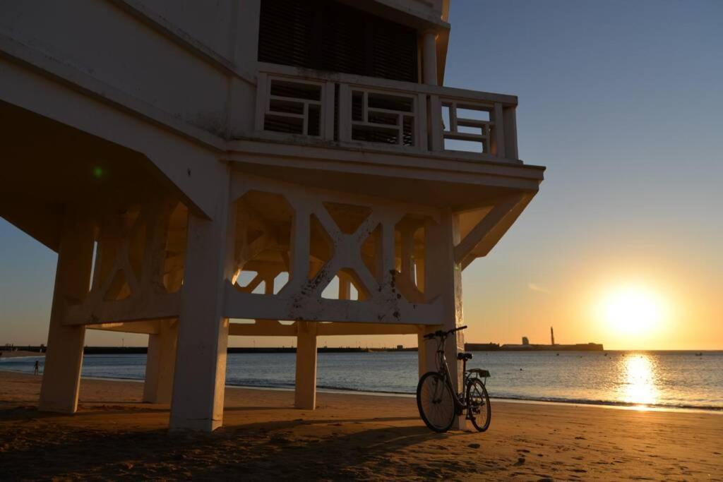 Esencia de Cádiz Entre la Viña y el mercado Cádis Exterior foto