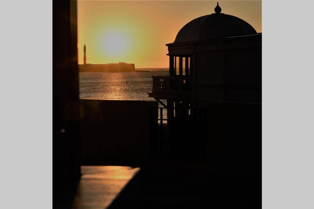 Esencia de Cádiz Entre la Viña y el mercado Cádis Exterior foto